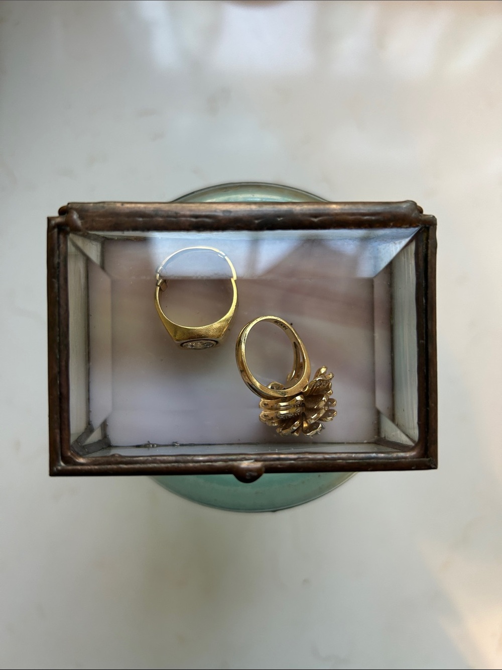 Glass trinket or jewelry box